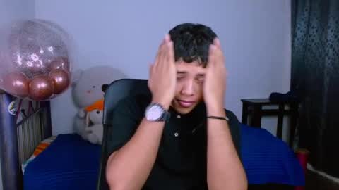 Snapshot of levii_7 chatting on 12-15-25, 03:00 0600AM-1200PM - online show from 12-15-25, 03:00