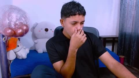 Snapshot of levii_7 chatting on 12-16-25, 12:54 0600AM-1200PM - online show from 12-16-25, 12:54