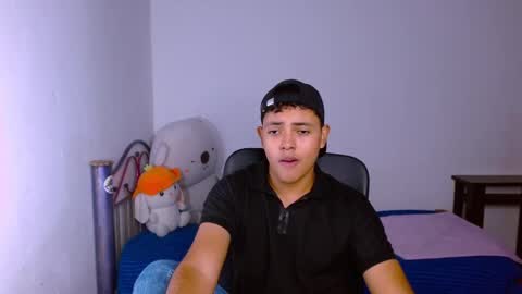 Snapshot of levii_7 chatting on 12-20-25, 11:56 0600AM-1200PM - online show from 12-20-25, 11:56