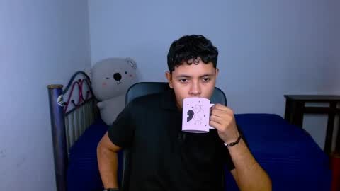 Snapshot of levii_7 chatting on 01-07-26, 02:47 0600AM-1200PM - online show from 01-07-26, 02:47