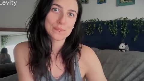 Snapshot of levity_opossum chatting on 09-14-25, 06:51 Levity online show from 09-14-25, 06:51