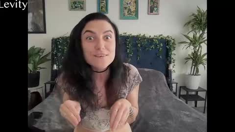 Snapshot of levity_opossum chatting on 09-17-25, 12:01 Levity online show from 09-17-25, 12:01