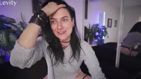 Snapshot of levity_opossum chatting on 10-19-25, 09:04 Levity online show from 10-19-25, 09:04