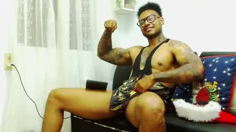 Snapshot of lewisstrong chatting on 12-27-24, 12:50 Lewis Strong online show from 12-27-24, 12:50