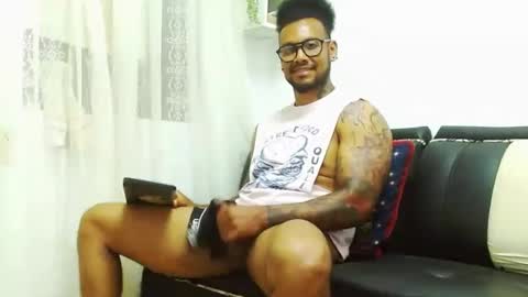 Snapshot of lewisstrong chatting on 01-05-25, 12:20 Lewis Strong online show from 01-05-25, 12:20