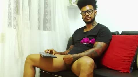 Snapshot of lewisstrong chatting on 01-08-25, 12:06 Lewis Strong online show from 01-08-25, 12:06