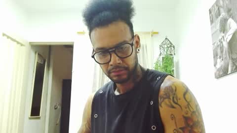 Snapshot of lewisstrong chatting on 02-03-25, 01:19 Lewis Strong online show from 02-03-25, 01:19