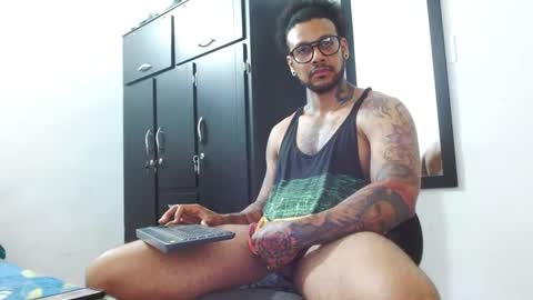 Snapshot of lewisstrong chatting on 09-16-25, 06:20 Lewis Strong online show from 09-16-25, 06:20