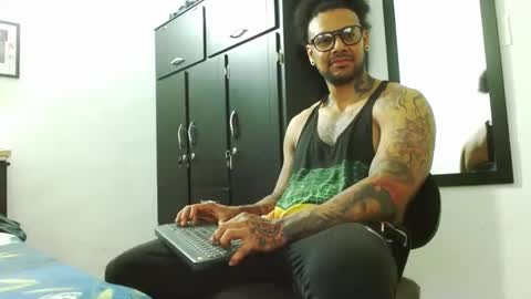 Snapshot of lewisstrong chatting on 10-01-25, 05:41 Lewis Strong online show from 10-01-25, 05:41