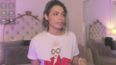 Snapshot of lexa_25_ chatting on 10-15-25, 11:43    online show from 10-15-25, 11:43