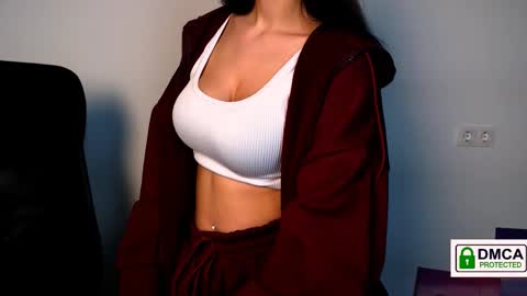 Snapshot of lexi_jos chatting on 10-08-25, 04:59 Alexia online show from 10-08-25, 04:59