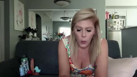 Snapshot of lexi_shocker chatting on 09-17-25, 07:15 Lexi online show from 09-17-25, 07:15