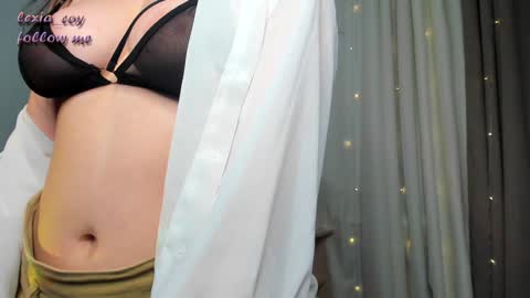 Snapshot of lexia_coy chatting on 02-02-25, 05:37 Vicki online show from 02-02-25, 05:37