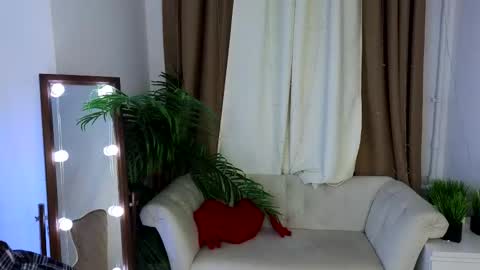 Snapshot of lexia_coy chatting on 09-26-25, 04:00 Vicki online show from 09-26-25, 04:00