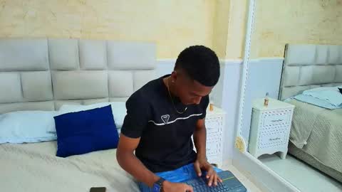 Snapshot of lexianddeker chatting on 09-26-25, 04:44 Lexi  Derek online show from 09-26-25, 04:44