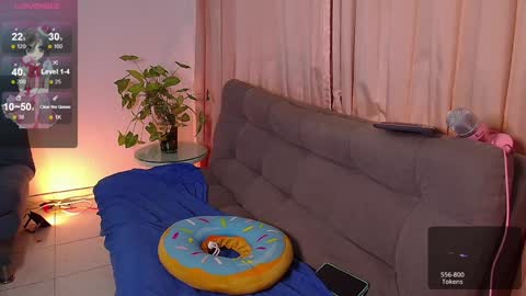 Snapshot of lexie_babe chatting on 12-16-24, 05:27 Lexie Thompson   8pm  0000am -5 online show from 12-16-24, 05:27