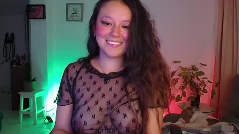 Snapshot of lexie_babe chatting on 12-23-24, 08:33 Lexie Thompson   8pm  0000am -5 online show from 12-23-24, 08:33
