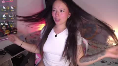 Snapshot of lexie_babe chatting on 09-29-25, 11:20 Lexie Thompson   8pm  0000am -5 online show from 09-29-25, 11:20