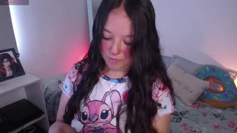 Snapshot of lexie_babe chatting on 10-08-25, 07:22 Lexie Thompson   8pm  0000am -5 online show from 10-08-25, 07:22