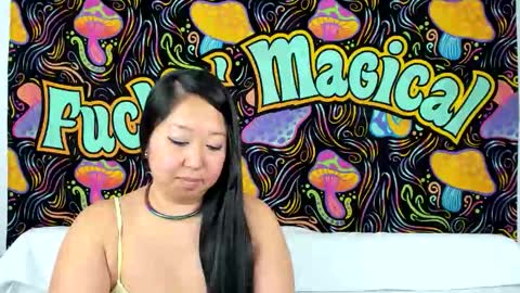 Lexie Mack online show from 11-14-25, 06:06