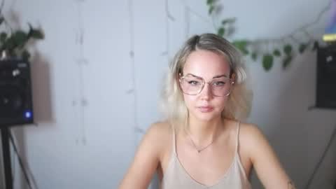 Lexie online show from 12-10-24, 08:30