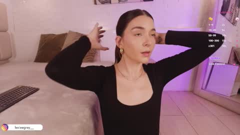 Lexie  online show from 03-05-25, 12:44