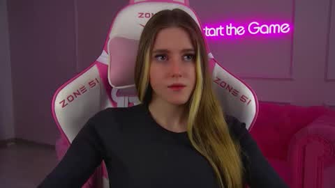 Lexi online show from 11-28-25, 06:16