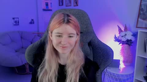 Snapshot of lexiwenford chatting on 12-12-24, 02:48 Lexi Wenford NO NUDE GODDESS online show from 12-12-24, 02:48