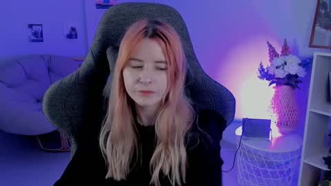 Snapshot of lexiwenford chatting on 12-12-24, 05:52 Lexi Wenford NO NUDE GODDESS online show from 12-12-24, 05:52