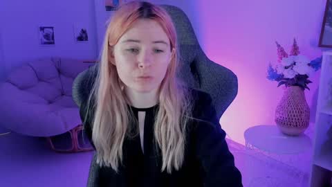 Snapshot of lexiwenford chatting on 12-13-24, 03:27 Lexi Wenford NO NUDE GODDESS online show from 12-13-24, 03:27