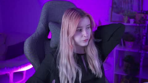 Snapshot of lexiwenford chatting on 12-13-24, 06:31 Lexi Wenford NO NUDE GODDESS online show from 12-13-24, 06:31