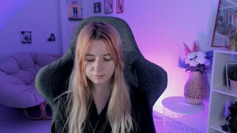 Snapshot of lexiwenford chatting on 12-16-24, 02:47 Lexi Wenford NO NUDE GODDESS online show from 12-16-24, 02:47