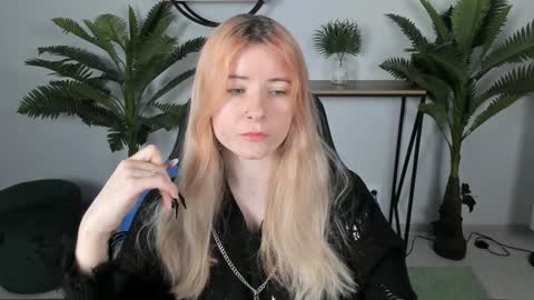 Snapshot of lexiwenford chatting on 12-24-24, 06:00 Lexi Wenford NO NUDE GODDESS online show from 12-24-24, 06:00