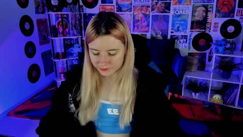 Snapshot of lexiwenford chatting on 12-27-24, 06:14 Lexi Wenford NO NUDE GODDESS online show from 12-27-24, 06:14