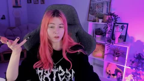 Snapshot of lexiwenford chatting on 12-29-24, 05:42 Lexi Wenford NO NUDE GODDESS online show from 12-29-24, 05:42