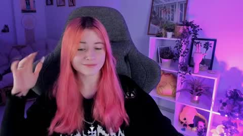 Snapshot of lexiwenford chatting on 12-29-24, 08:44 Lexi Wenford NO NUDE GODDESS online show from 12-29-24, 08:44