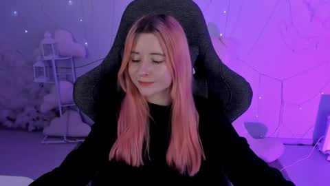 Snapshot of lexiwenford chatting on 01-13-25, 09:19 Lexi Wenford NO NUDE GODDESS online show from 01-13-25, 09:19