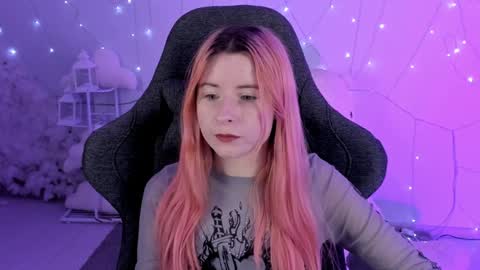 Snapshot of lexiwenford chatting on 01-14-25, 05:51 Lexi Wenford NO NUDE GODDESS online show from 01-14-25, 05:51