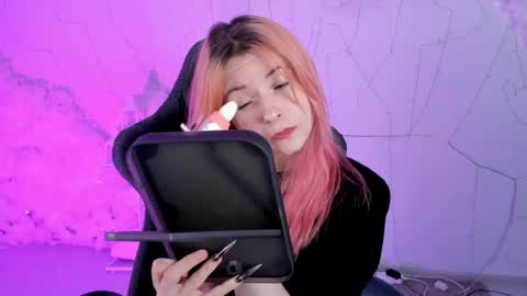 Snapshot of lexiwenford chatting on 01-28-25, 05:54 Lexi Wenford NO NUDE GODDESS online show from 01-28-25, 05:54