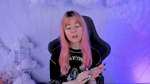 Snapshot of lexiwenford chatting on 02-07-25, 02:40 Lexi Wenford NO NUDE GODDESS online show from 02-07-25, 02:40