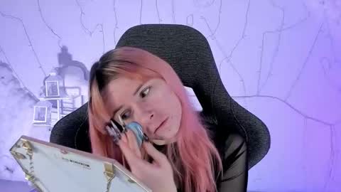 Snapshot of lexiwenford chatting on 02-10-25, 02:52 Lexi Wenford NO NUDE GODDESS online show from 02-10-25, 02:52