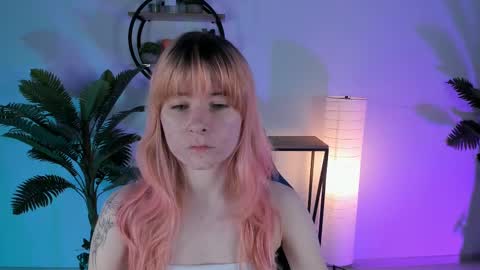 Snapshot of lexiwenford chatting on 02-18-25, 02:38 Lexi Wenford NO NUDE GODDESS online show from 02-18-25, 02:38