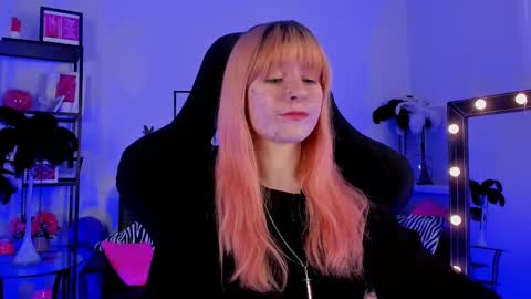 Snapshot of lexiwenford chatting on 02-20-25, 06:17 Lexi Wenford NO NUDE GODDESS online show from 02-20-25, 06:17