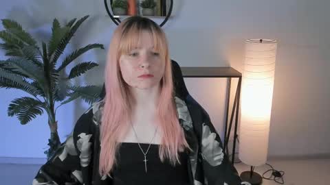 Snapshot of lexiwenford chatting on 02-21-25, 03:12 Lexi Wenford NO NUDE GODDESS online show from 02-21-25, 03:12