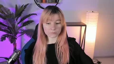 Snapshot of lexiwenford chatting on 02-24-25, 02:51 Lexi Wenford NO NUDE GODDESS online show from 02-24-25, 02:51