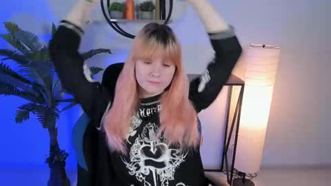 Snapshot of lexiwenford chatting on 02-25-25, 05:52 Lexi Wenford NO NUDE GODDESS online show from 02-25-25, 05:52