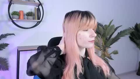 Snapshot of lexiwenford chatting on 02-26-25, 05:53 Lexi Wenford NO NUDE GODDESS online show from 02-26-25, 05:53