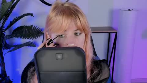 Snapshot of lexiwenford chatting on 03-05-25, 06:12 Lexi Wenford NO NUDE GODDESS online show from 03-05-25, 06:12