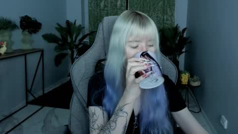 Snapshot of lexiwenford chatting on 11-13-25, 03:05 Lexi Wenford NO NUDE GODDESS online show from 11-13-25, 03:05