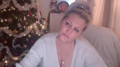 Snapshot of lexxa_blond chatting on 12-15-25, 10:52 Hannah online show from 12-15-25, 10:52